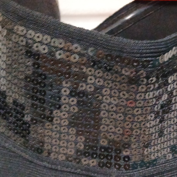 Beautiful NWT Guess bandage dress - Picture 3 of 4